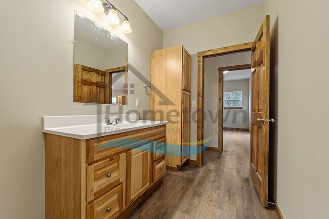 Building Photo - 4-Bedroom 2-Bathroom Home with Attached 2-Car Garage Available in Blanchard!