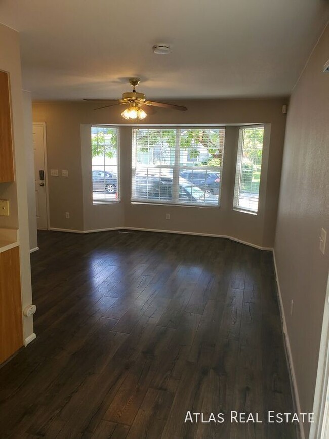 Building Photo - 2 WEEKS FREE RENT IF MOVED IN BY 11/15!  C...