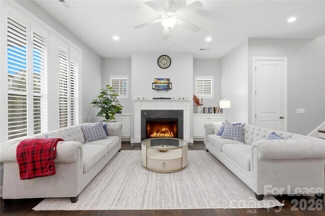 Building Photo - 5401 Meadowcroft Way