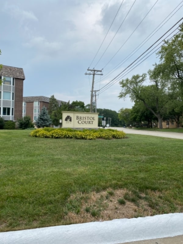 Building Photo - 2400 Windsor Mall