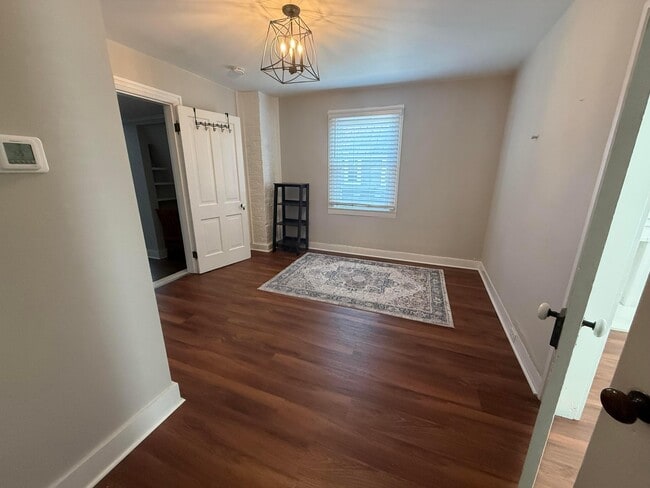 Building Photo - 160 1/2 W Mound St