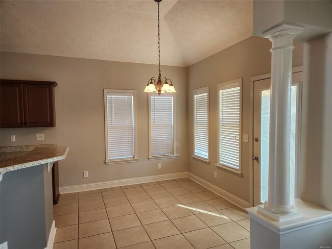 Building Photo - 714 Briarcliff Pl