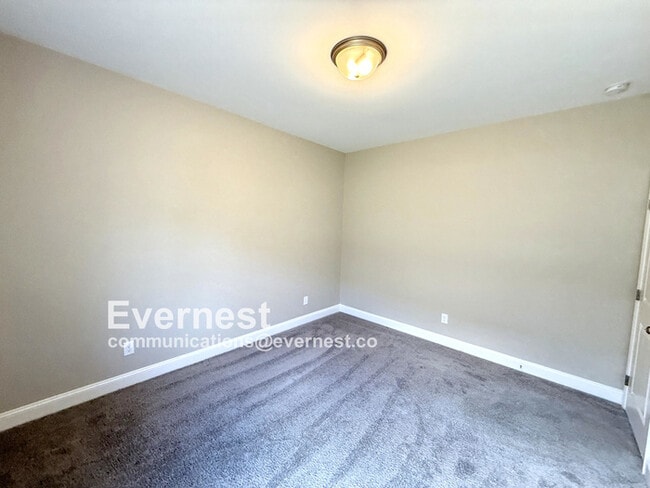 Building Photo - 104 River Pointe Dr