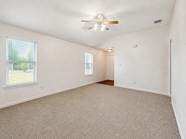 Building Photo - 1711 Dixon Ln