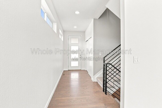Building Photo - 5230 Stuart St