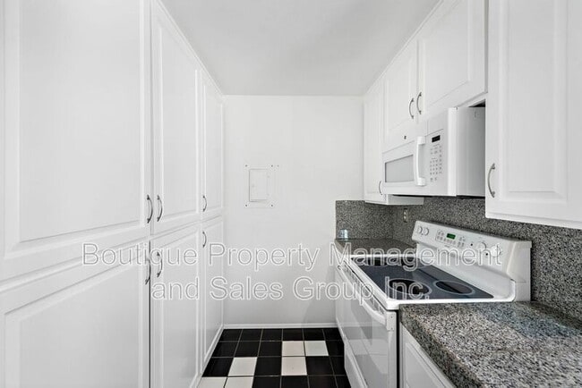 Building Photo - FRONT UNIT-1707 W BALBOA
