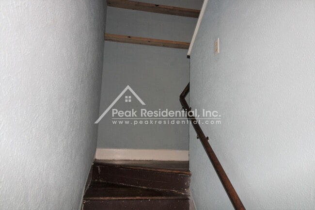 Building Photo - 1156 Santa Barbara St