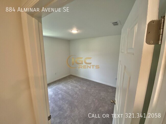 Building Photo - 884 Alminar Ave SE