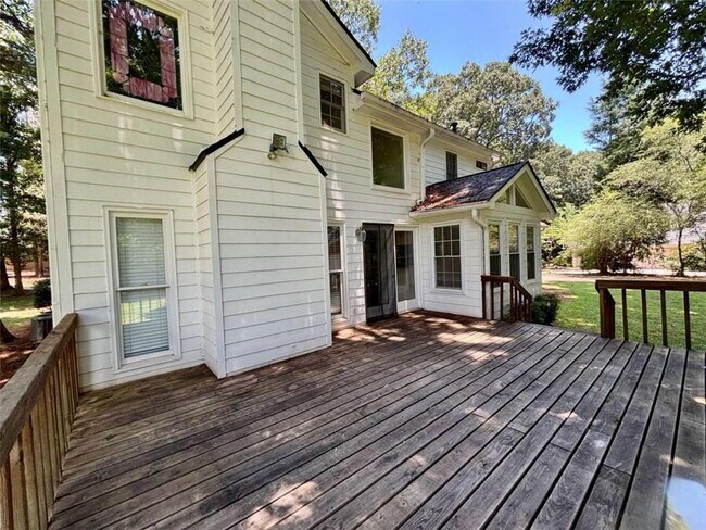 Building Photo - 4160 Creekwood Dr