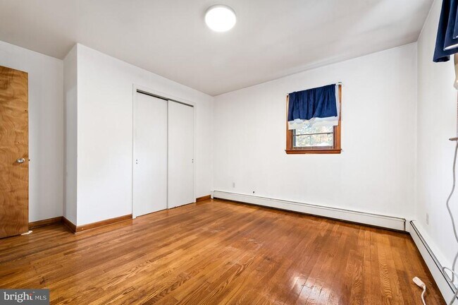 Building Photo - 16811 Ridge Rd