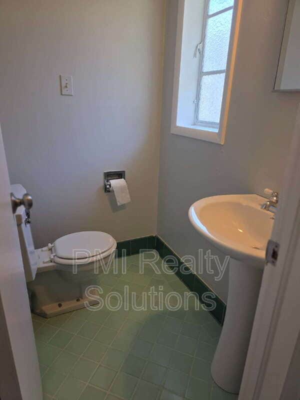 Building Photo - 4506 E 38th Pl