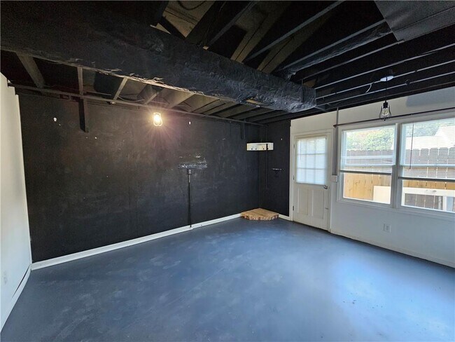 Building Photo - 3228 Turtle Lake Dr SE