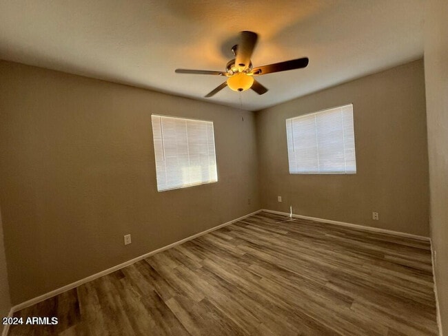 Building Photo - 10641 N 15th Ave