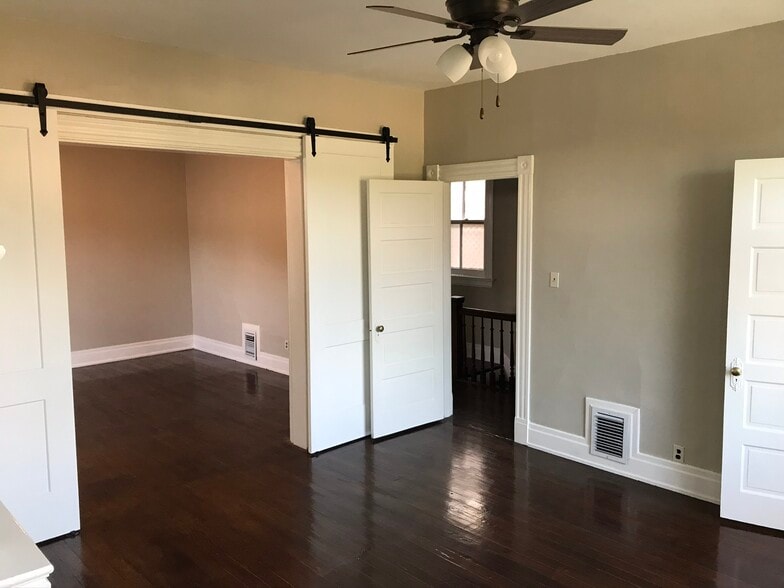 Bedroom. - 2221 Oakland Ave