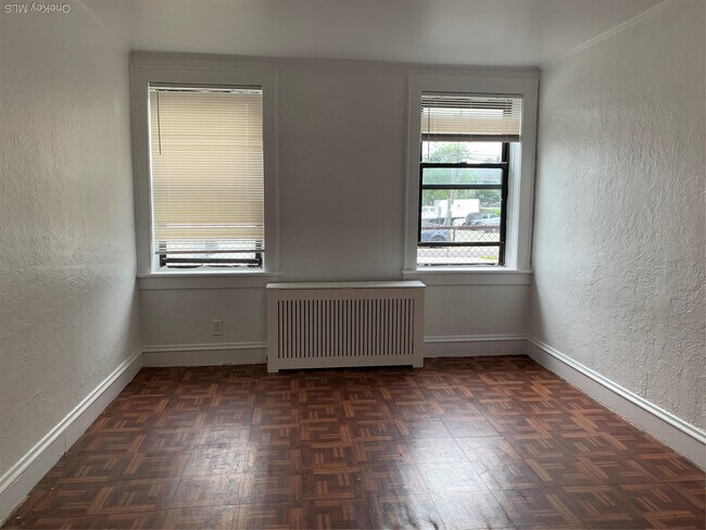 Building Photo - 203 Willis Ave