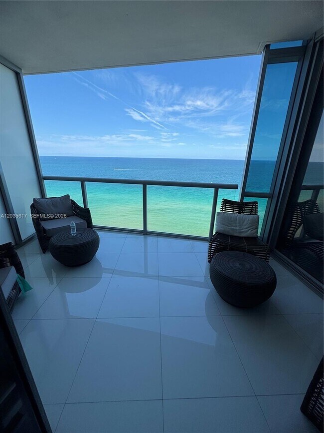 Building Photo - 17121 Collins Ave