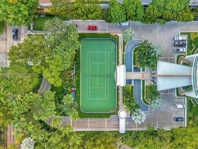 Building Photo - 2127 Brickell Ave