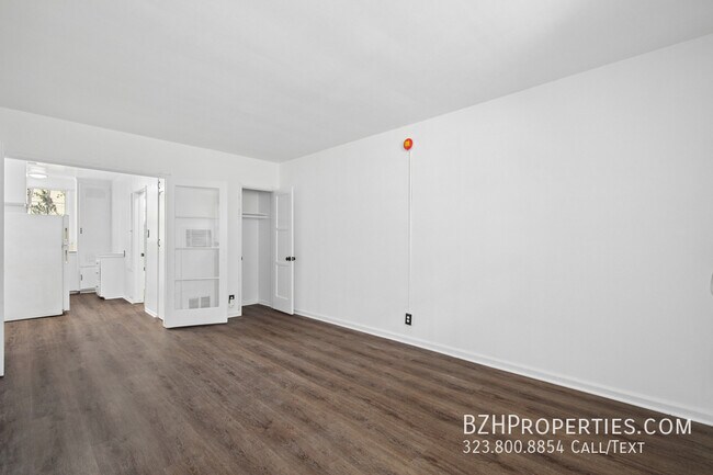 Building Photo - 4010 Los Feliz Blvd