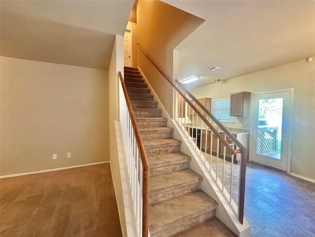 Building Photo - 2624 Haselwood Ln