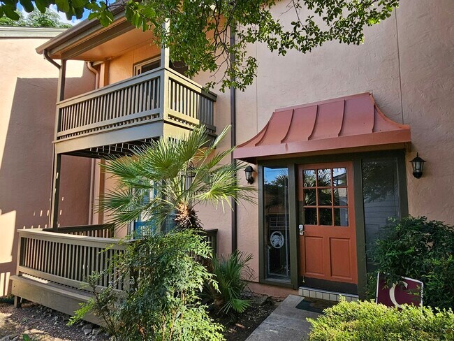 Building Photo - 2300 Nacogdoches Rd