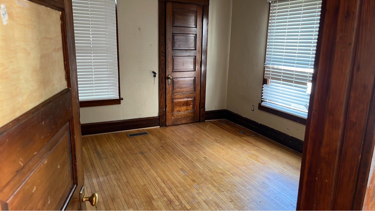 Building Photo - 714 McKinley St