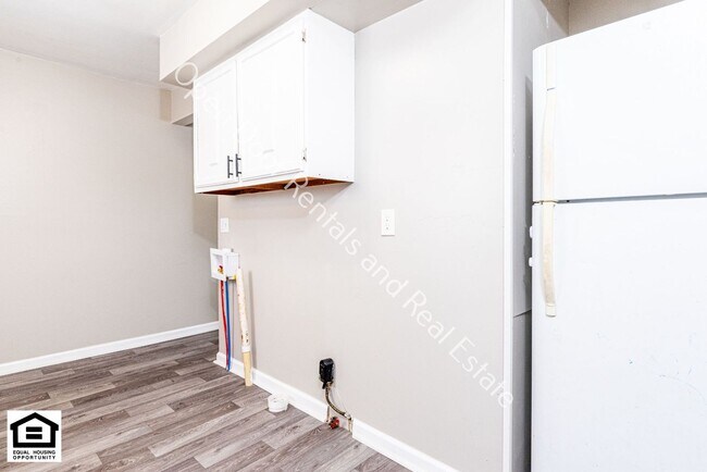 Building Photo - 229 E William St