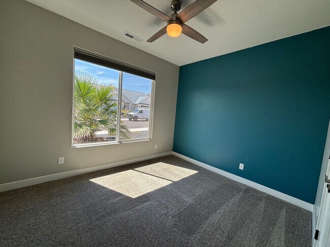 Building Photo - ADORABLE HOUSE FOR RENT IN HURRICANE