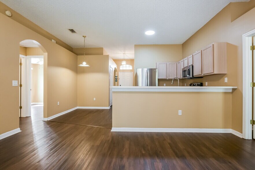 Building Photo - 30400 Pga Dr