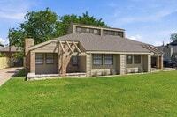 Building Photo - "Bright and Spacious 2-1 Duplex with Flexible Loft Space in Prime Keller Location!"