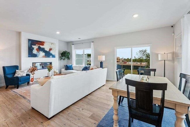 Building Photo - 5165 Sidney Sq Dr