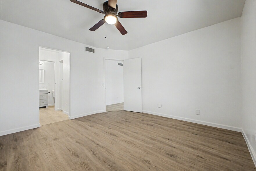 Building Photo - 2937 E Beck Ln