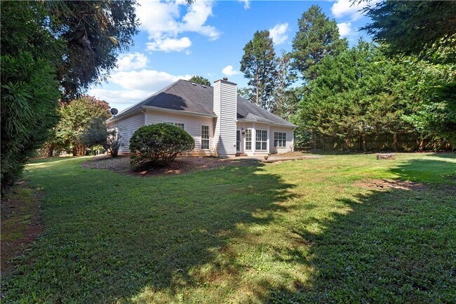 Building Photo - 965 Dogwood Park Dr