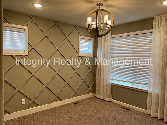 Building Photo - 1612 Castle Creek Cir
