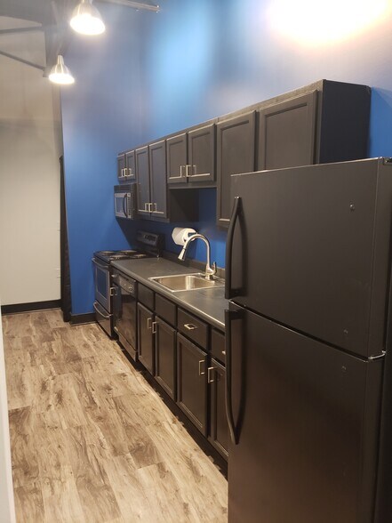 Building Photo - 329 S Washington Sq