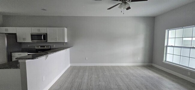 Building Photo - 726 Bobcat Ct