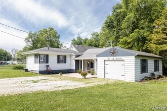 Building Photo - 417 N John St