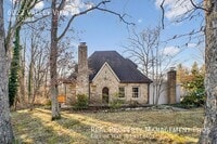 Building Photo - 6022 Valley View Dr