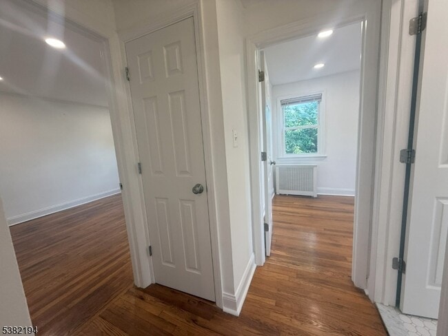 Building Photo - 747 Linden Ave