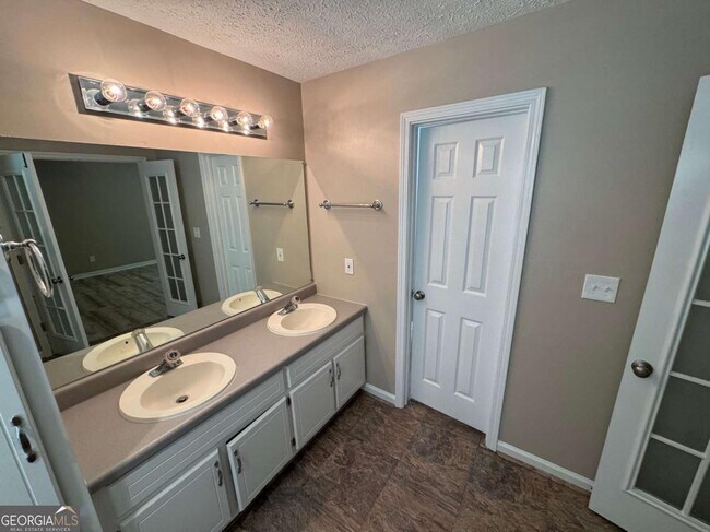 Building Photo - 55 Dove Point Cir