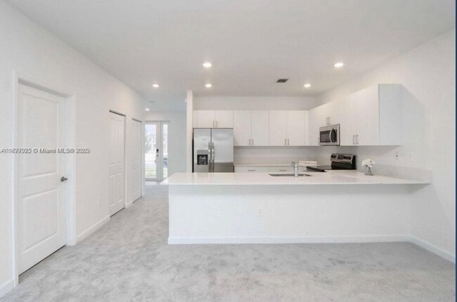 Building Photo - 26459 SW 148th Ave