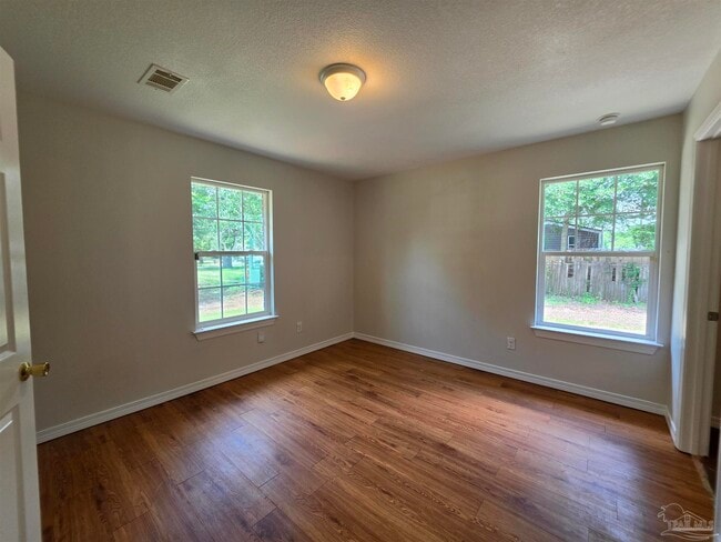 Building Photo - 8510 Pond Ave