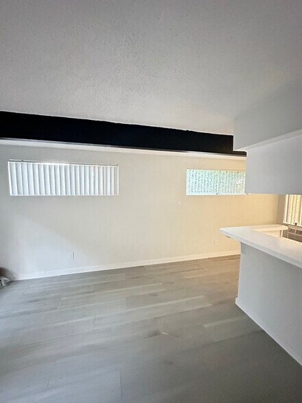 Building Photo - 7255 Jordan