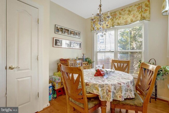 Building Photo - 5257 Bessley Pl