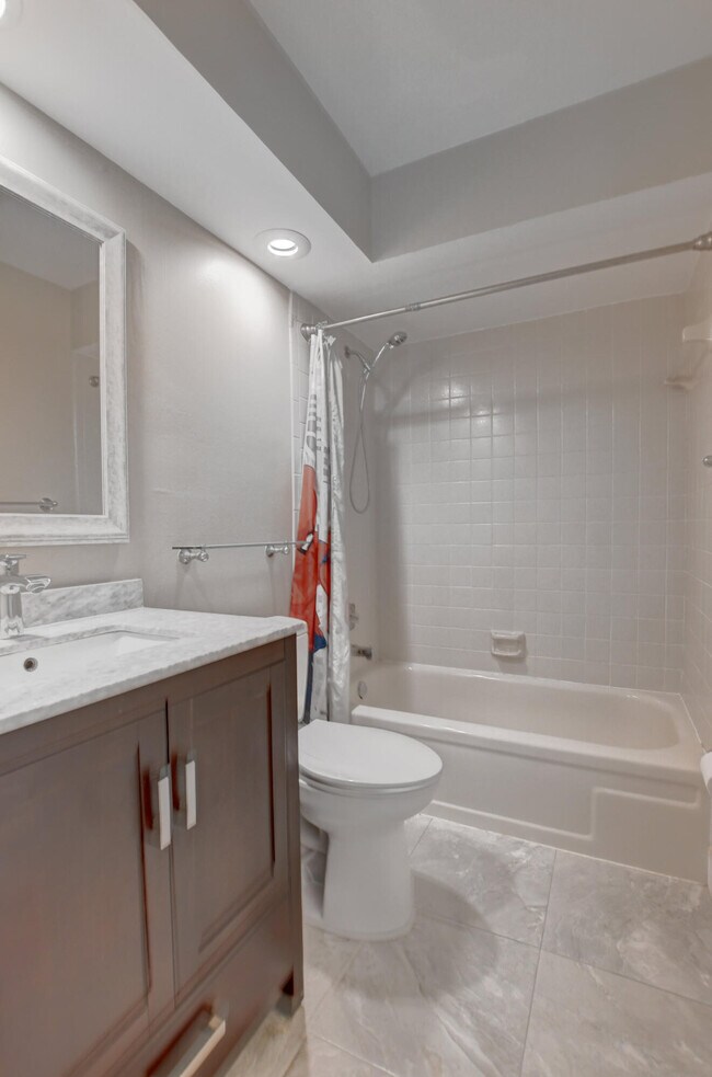 Building Photo - 6165 Belleza Ln