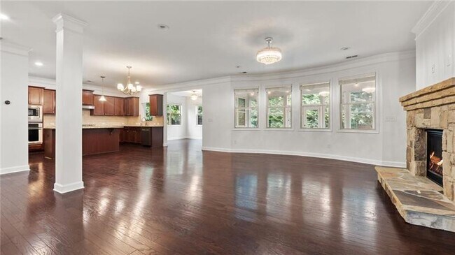 Building Photo - 2040 Bloomfield Ct