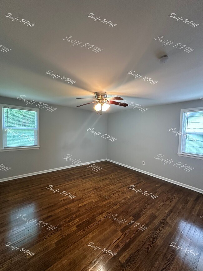 Building Photo - 9805 Carter Dr