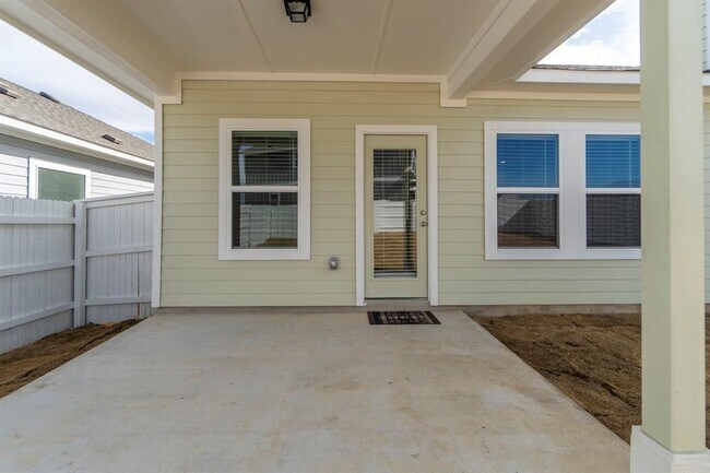 Building Photo - 228 Appleberry Ln