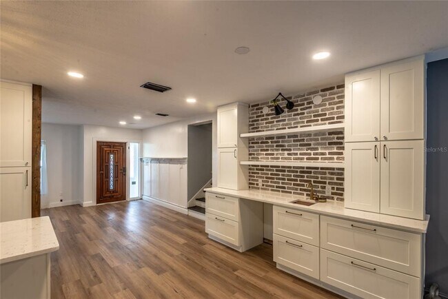 Building Photo - 518 Crestover Dr