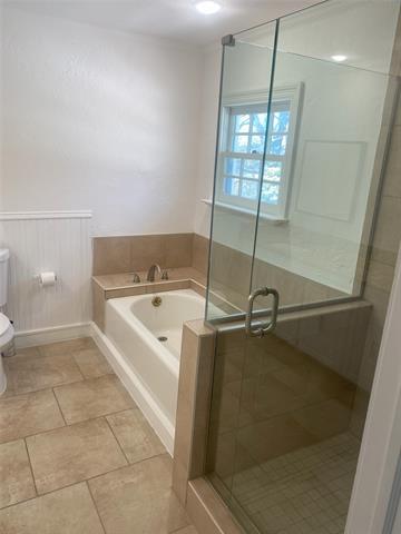 Building Photo - 821 Arrowhead Dr
