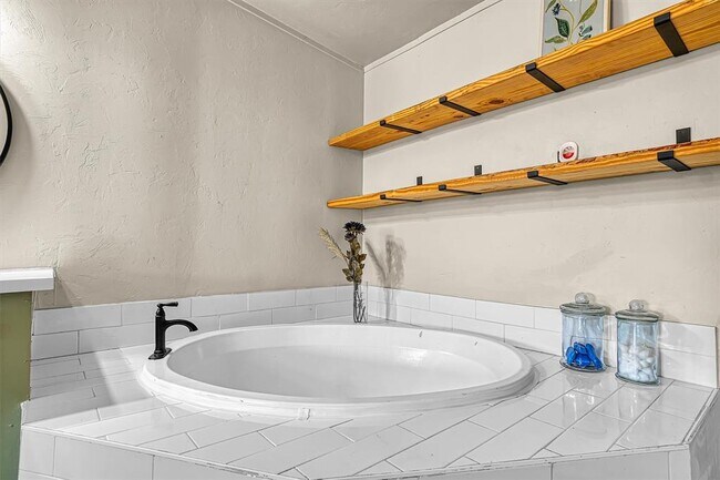 Building Photo - 20735 E County Rd 153